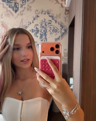 Ecrin Su Çoban seksi ifşa fotoğrafı 77