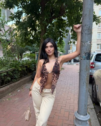 Eda Biçim seksi ifşa fotoğrafı 11