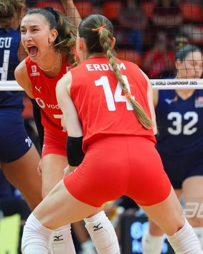 Eda Erdem seksi ifşa fotoğrafı 14