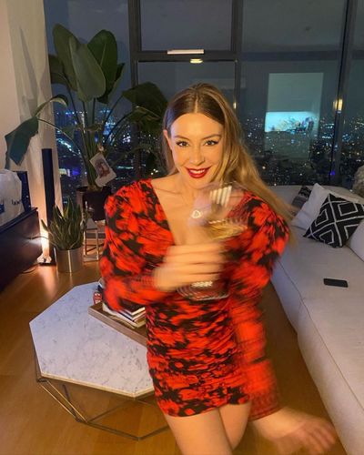 Ege Kökenli seksi ifşa fotoğrafı 119