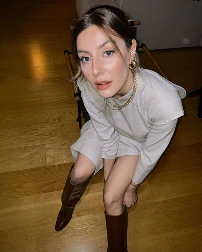 Ege Kökenli seksi ifşa fotoğrafı 122