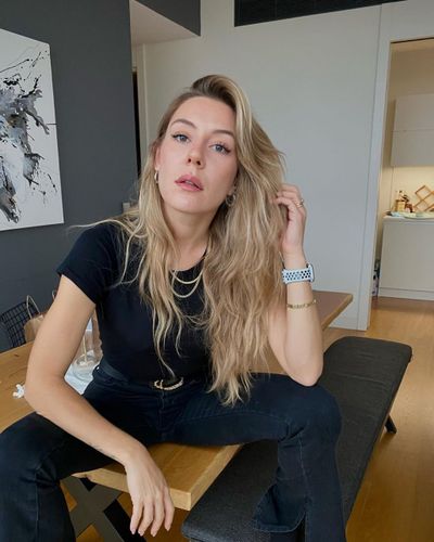 Ege Kökenli seksi ifşa fotoğrafı 123