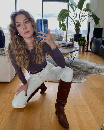 Ege Kökenli seksi ifşa fotoğrafı 125