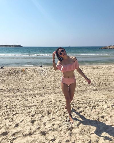 Ege Kökenli seksi ifşa fotoğrafı 153