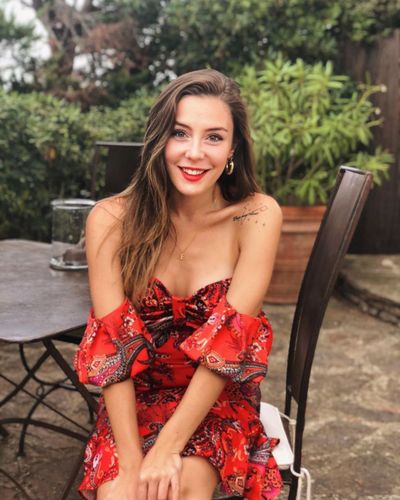 Ege Kökenli seksi ifşa fotoğrafı 168