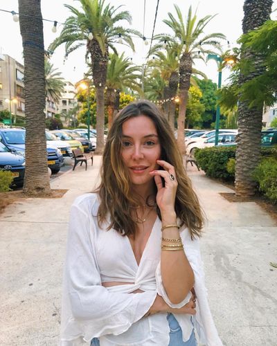 Ege Kökenli seksi ifşa fotoğrafı 181
