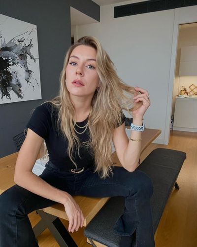Ege Kökenli seksi ifşa fotoğrafı 185