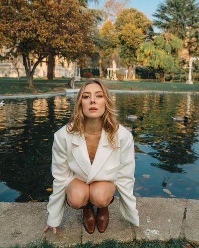 Ege Kökenli seksi ifşa fotoğrafı 197
