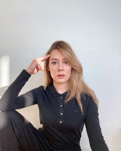 Ege Kökenli seksi ifşa fotoğrafı 221