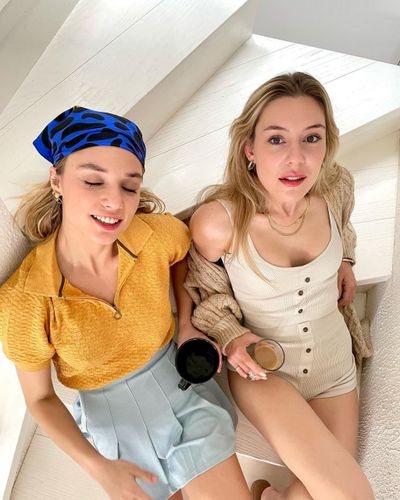 Ege Kökenli seksi ifşa fotoğrafı 224