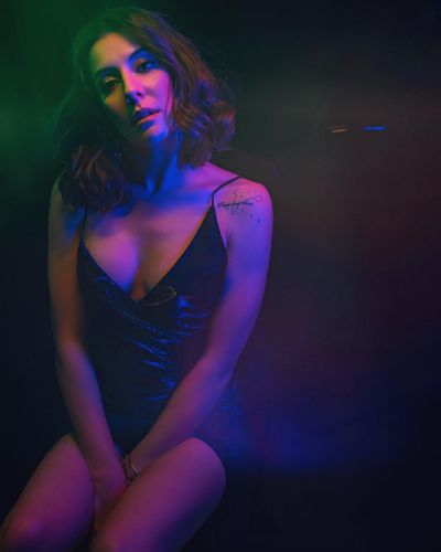 Ege Kökenli seksi ifşa fotoğrafı 231