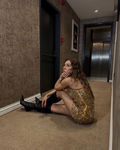 Ege Kökenli seksi ifşa fotoğrafı 43