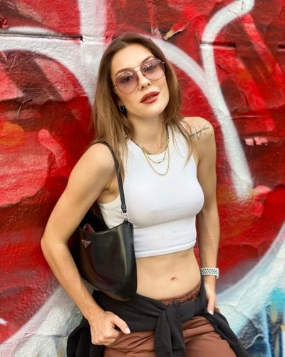 Ege Kökenli seksi ifşa fotoğrafı 65