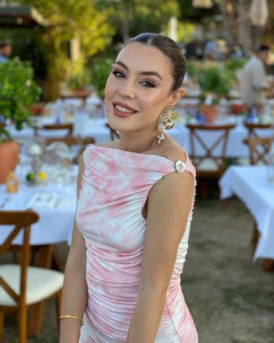 Ege Kökenli seksi ifşa fotoğrafı 75
