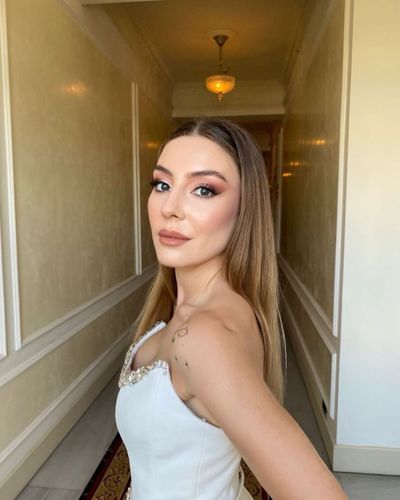 Ege Kökenli seksi ifşa fotoğrafı 94