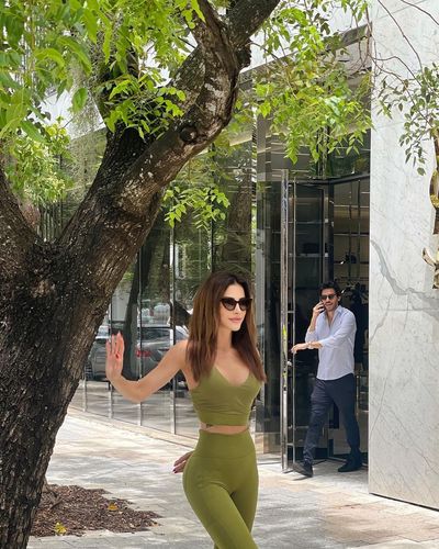 Ela Rümeysa Cebeci seksi ifşa fotoğrafı 112