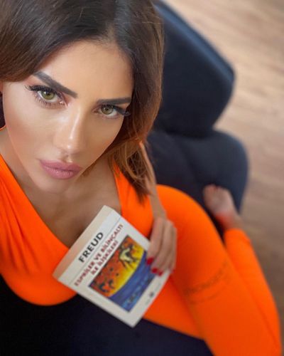 Ela Rümeysa Cebeci seksi ifşa fotoğrafı 113