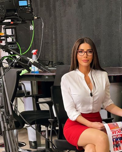 Ela Rümeysa Cebeci seksi ifşa fotoğrafı 171