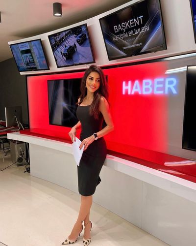 Ela Rümeysa Cebeci seksi ifşa fotoğrafı 4