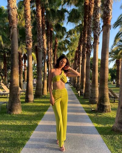 Ela Yörüklü seksi ifşa fotoğrafı 56