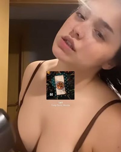 Elanur Pat seksi ifşa fotoğrafı 131