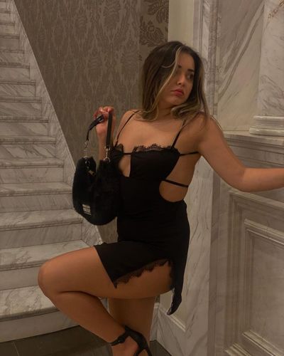 Elanur Pat seksi ifşa fotoğrafı 30515