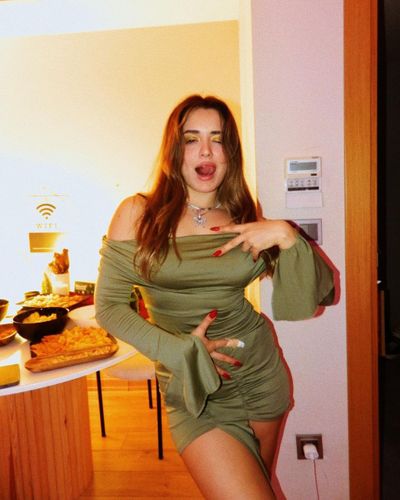 Elanur Pat seksi ifşa fotoğrafı 18