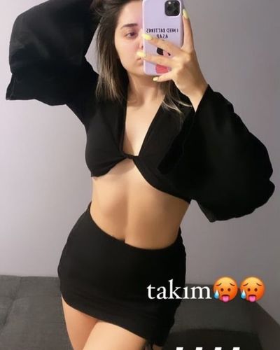 Elanur Pat seksi ifşa fotoğrafı 30502
