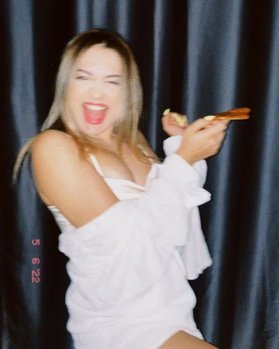 Elanur Pat seksi ifşa fotoğrafı 256