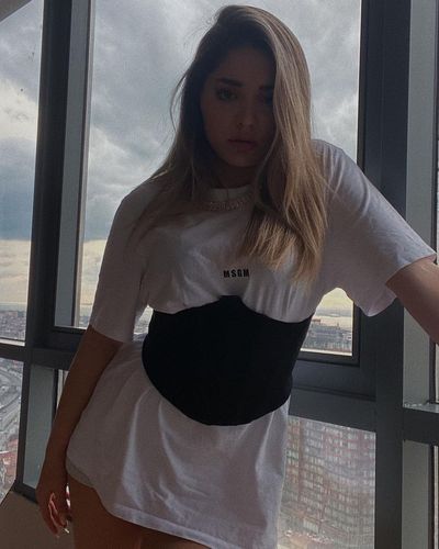 Elanur Pat seksi ifşa fotoğrafı 30400
