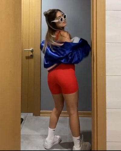 Elanur Pat seksi ifşa fotoğrafı 30397