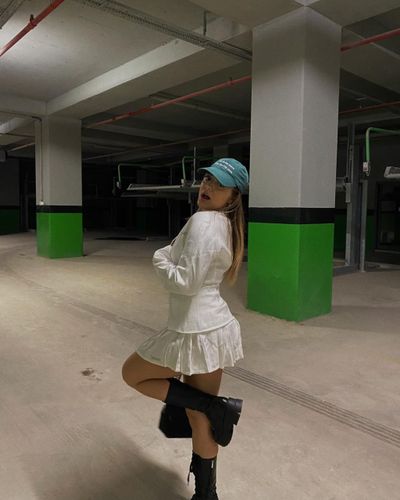 Elanur Pat seksi ifşa fotoğrafı 30371