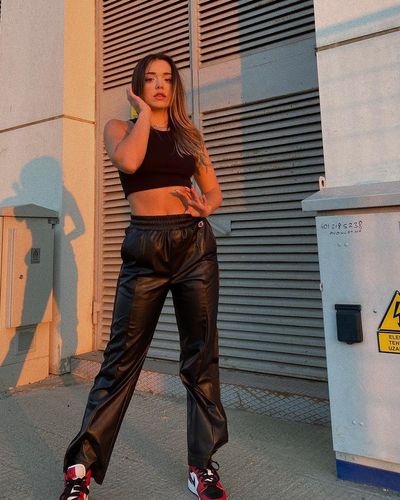 Elanur Pat seksi ifşa fotoğrafı 30350
