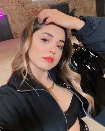 Elanur Pat seksi ifşa fotoğrafı 30305
