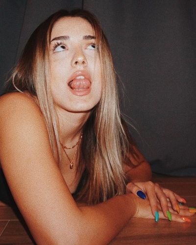 Elanur Pat seksi ifşa fotoğrafı 30289