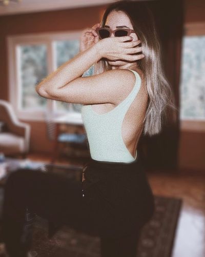 Elanur Pat seksi ifşa fotoğrafı 444