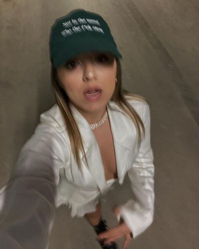 Elanur Pat seksi ifşa fotoğrafı 465