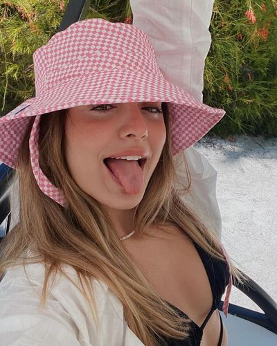 Elanur Pat seksi ifşa fotoğrafı 510