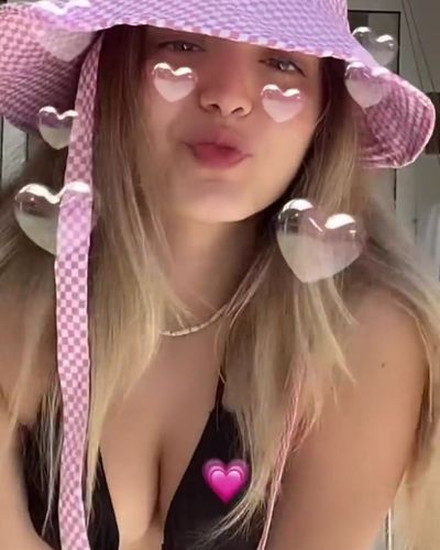 Elanur Pat seksi ifşa fotoğrafı 516