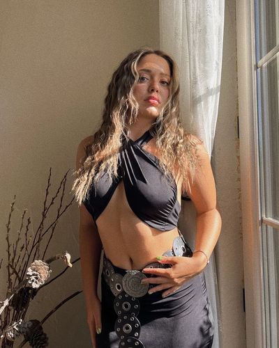 Elanur Pat seksi ifşa fotoğrafı 533