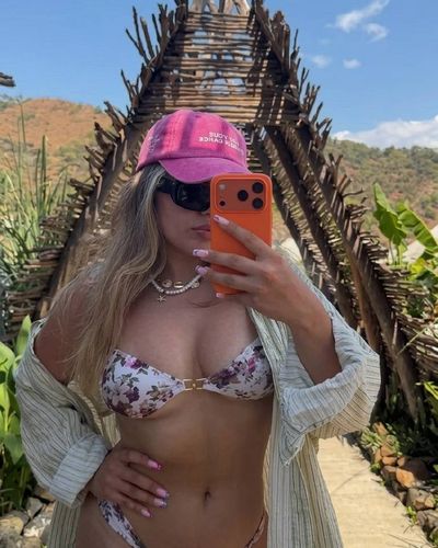 Elanur Pat seksi ifşa fotoğrafı 540