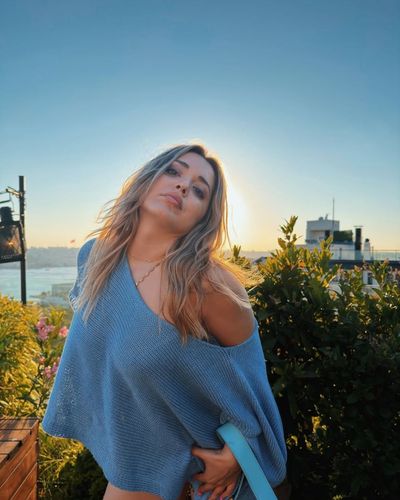 Elanur Pat seksi ifşa fotoğrafı 544