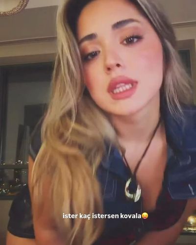Elanur Pat seksi ifşa fotoğrafı 554