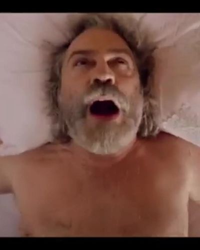 Elçin Sangu seksi ifşa fotoğrafı 1 — 9 Kere Leyla (2020)