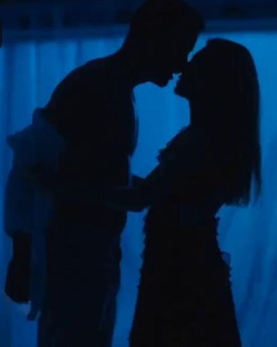 Elçin Sangu seksi ifşa fotoğrafı 24 — Mutluluk Zamanı (2017)