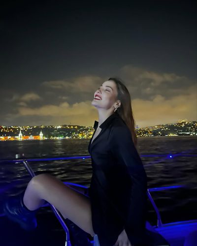 Elçin Zehra İrem seksi ifşa fotoğrafı 14