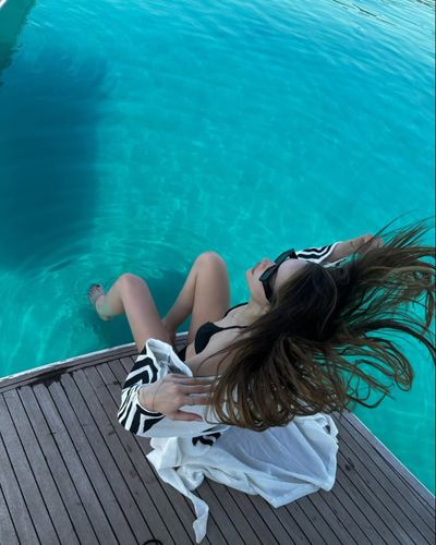 Elçin Zehra İrem seksi ifşa fotoğrafı 2