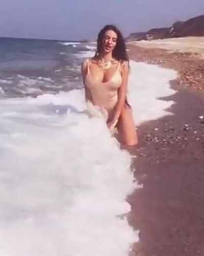 Elif Çelik seksi ifşa fotoğrafı 11 — Elif Çelik Sexy Photoshoot On The Beach (2022)