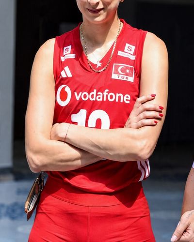 Elif Şahin seksi ifşa fotoğrafı 2