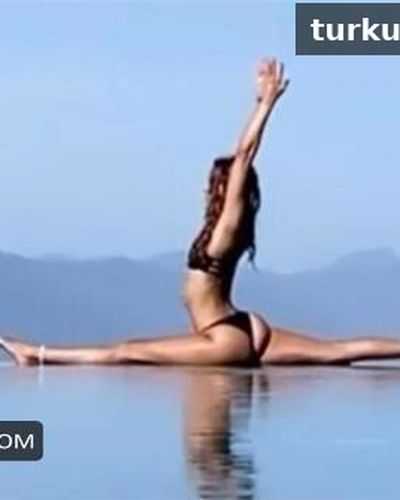 Eliz Sakucoglu In A Sexy Bikini